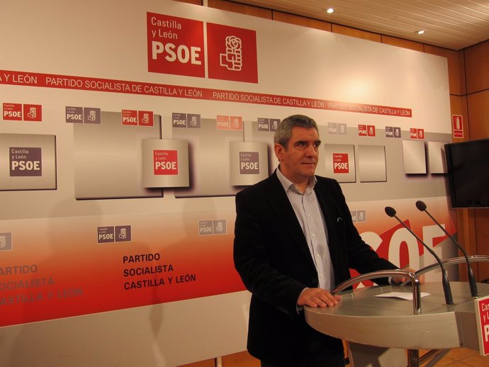 El secretario regional del PSOE analiza las primarias en el partido