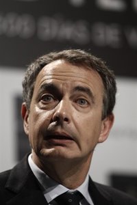 Zapatero cree que la RAE merece un "homenaje" de toda la sociedad