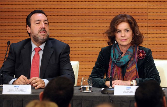 El presidente de la ONCE con Ana Botella             