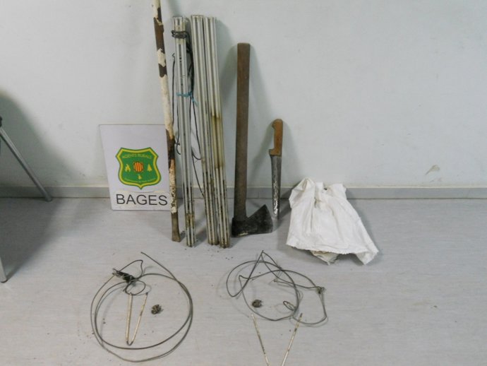 Material decomisado a un cazador furtivo de jabalíes