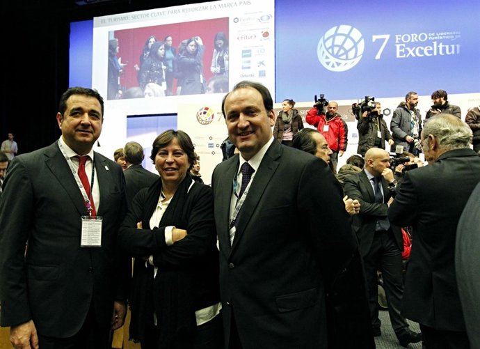 Julio González Zapico, Rita Hernández, y Ricaro Fdez (Turismo de Canarias)