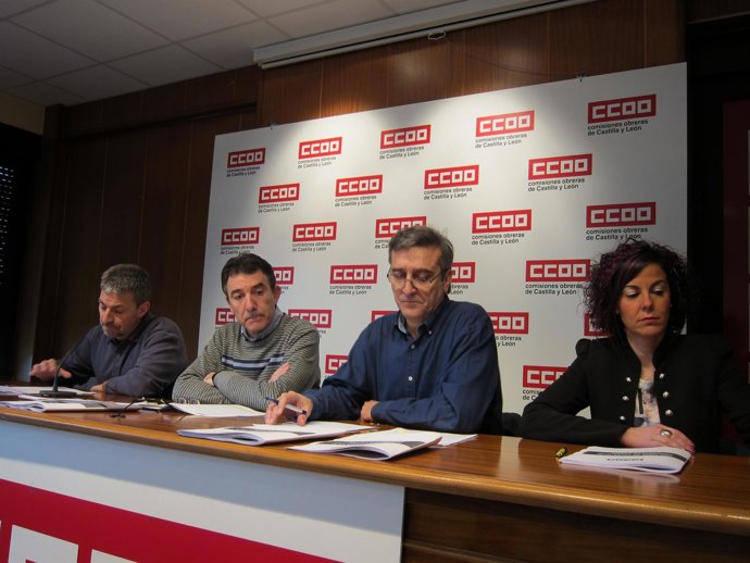 El secretario regional de CC.OO presenta el informe sobre seis años de crisis