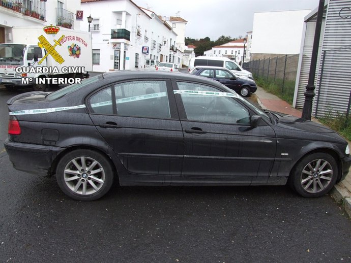 Vehículo intervenido por la Guardia Civil. 