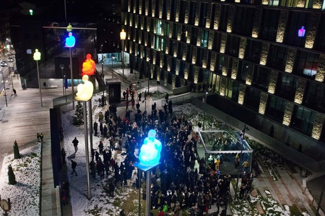 Andorra Inaugura La Escultura De Plensa 7 Poetes Con Un Juego De andorra-inaugura-la-escultura-de-plensa-7-poetes-con-un-juego-de