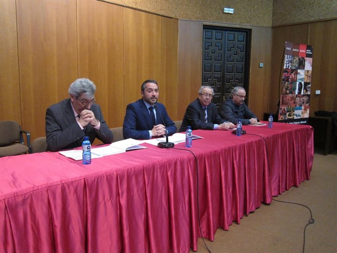 El concejal de Cultura ha inaugurado la exposición dedicada a Campillo