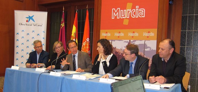 Firma del acuerdo entre Ayuntamiento de Murcia y 'la Caixa'