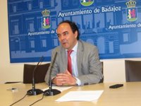 El Ayuntamiento de Badajoz no puede garantizar que el derribo del Cubo de Biblioteconomía pueda realizarse este verano