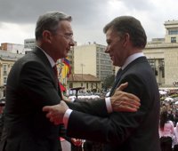 Colombia.- Santos: "Si me estoy reconciliando con las FARC como no lo voy a hacer con Uribe"