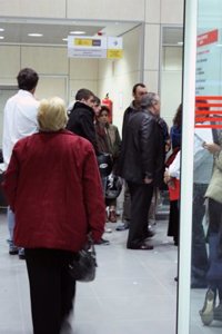 EPA.- L'atur a Catalunya baixa en 64.700 persones el 2013 i la taxa se situa al 22,26%