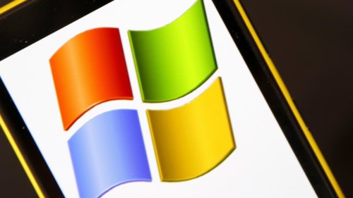 Imagen de archivo de un teléfono Lumia 820 de Nokia con el logo de Microsoft 