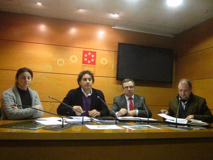 Francesc Colomer y otros dirigentes socialistas en una rueda de prensa 
