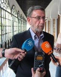 Gracia insiste en que la labor del Parlamento es controlar al Gobierno andaluz y no a UGT-A