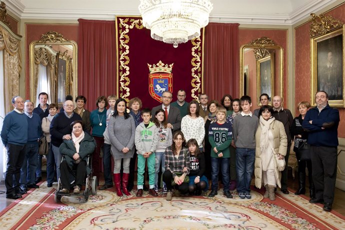 Recepción a menores ucranianos en el Ayuntamiento de Pamplona.