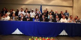 Firma del Pacto por Honduras
