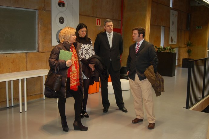 Reunión de PP y AJE 