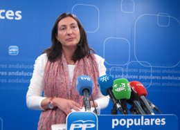 Dolores López Gabarro en rueda de prensa en el PP-A