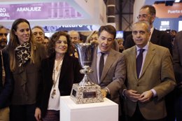 González y Botella en el Día de Madrid en Fitur