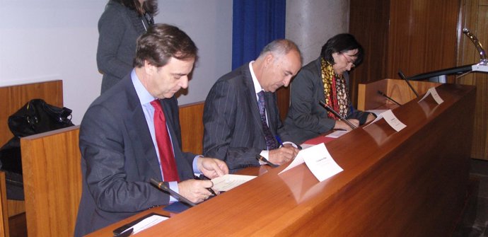 José Ramón Navarro, Francisco Hernández Spínola y Lourdes Arastey