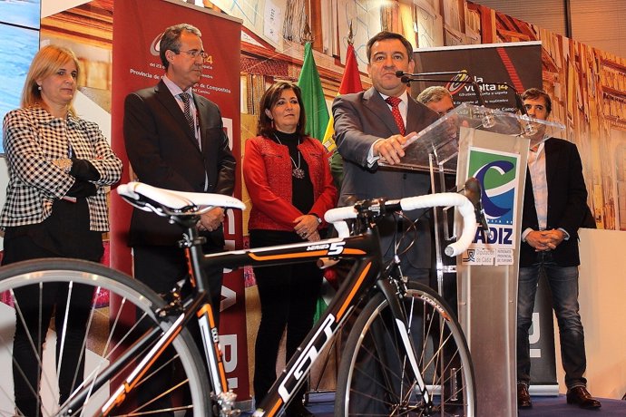 Presentación de la Vuelta Ciclista en Cádiz en Fitur