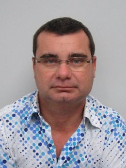 El poeta alicantino Ramón Bascuñana