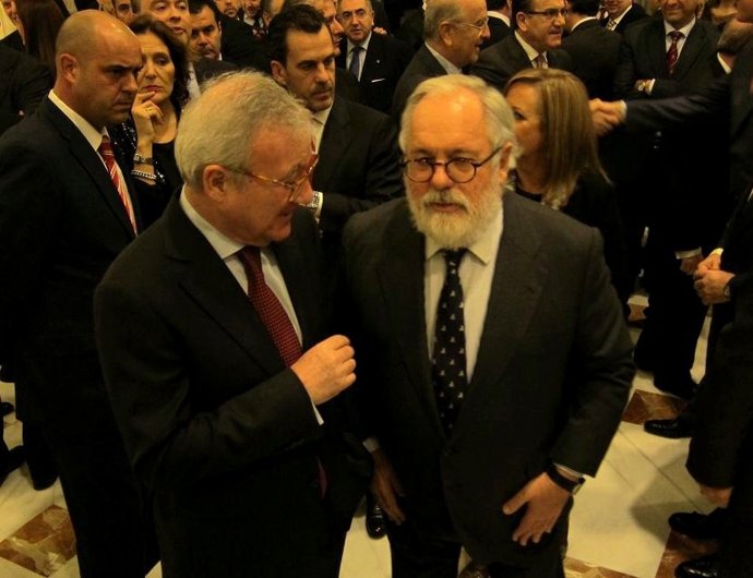 El ministro Arias Cañete junto al presidente Valcácel