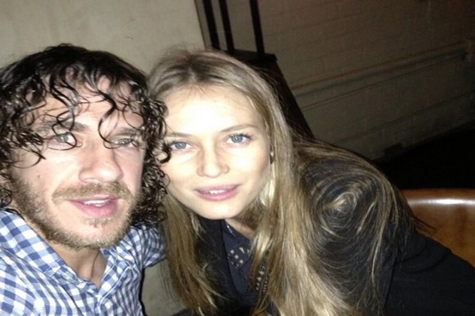 Carlos Puyol y Vanesa Lorenzo ya son papás 