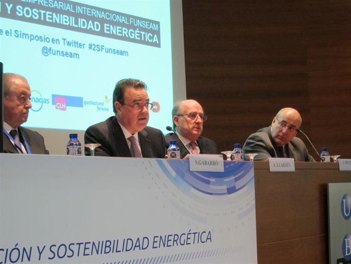 S.Gabarró (GNF) A.Llardén (Funseam, Enagás) A.Brufau (Repsol) M.Parellada (UB)