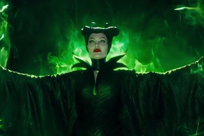 Angelina Jolie de malísima bajo el canto de Lana Del Rey