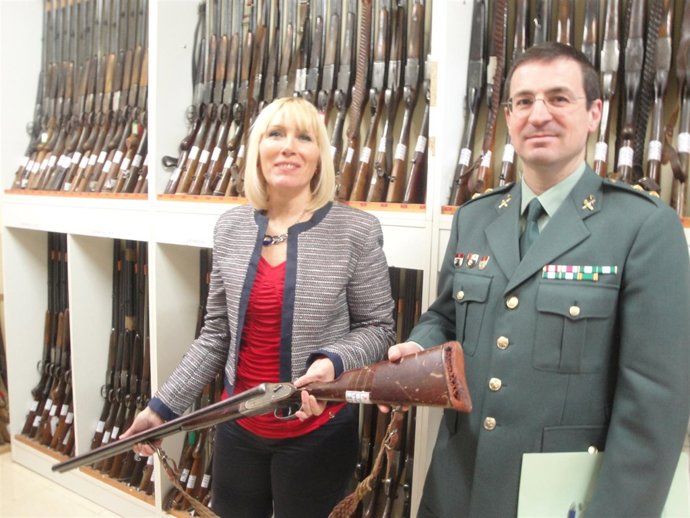 Inma Manso (subd.Gobierno Lleida) y Jorge Montero (Guardia Civil)