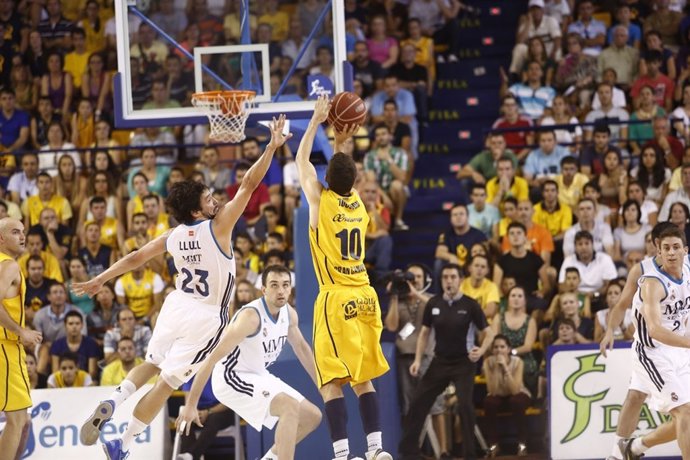 Sergio Llull 23 Real Madrid - Ryan Toolson 10 Herbalife Gran Canaria