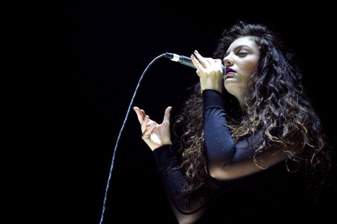 LOS ANGELES, CA - DECEMBER 08:  Singer Lorde performs onstage during The 24th An