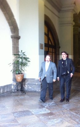 Rosado junto a su abogado a la salida del TSJCV