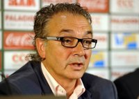 El presidente del Racing acusa a la plantilla profesional de "traición" a sus compañeros