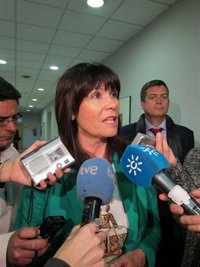 Navarro advierte de que el Gobierno de Rajoy persigue un "desmantelamiento controlado" del sistema público sanitario