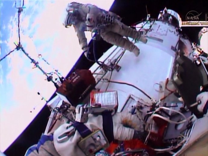 Caminata espacial cosmonauta de la ISS