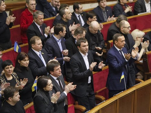 El Parlamento de Ucrania revoca los límites al derecho de manifestación