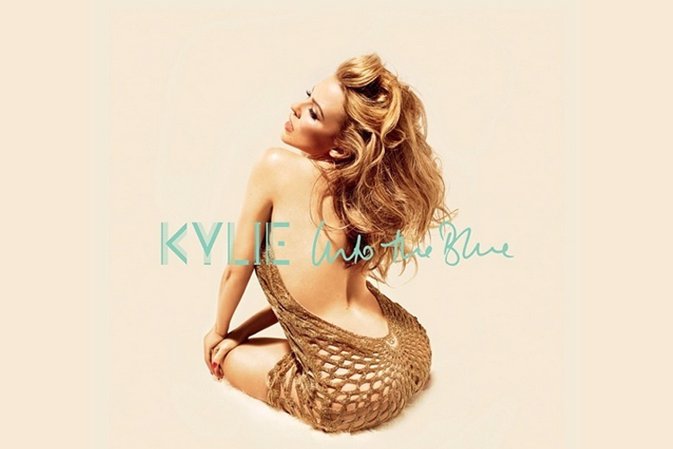 Kylie Mingoue muy sexy en su nuevo single, Into The Blue, sin conseguir olvidar 