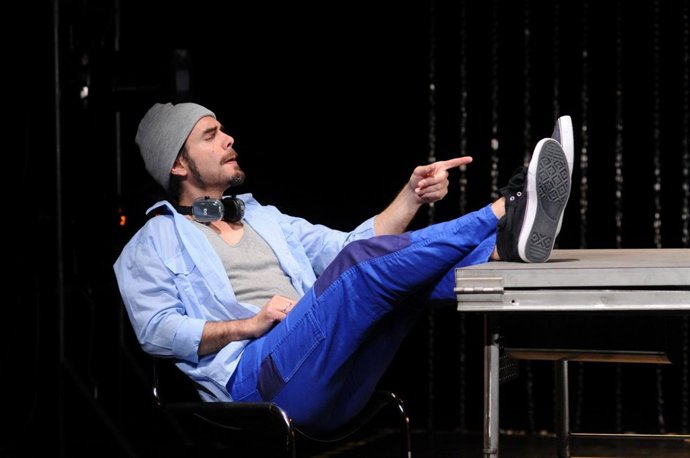 Edy Asenjo Interpreta 'Yo Monstruo'