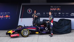 Vettel y Ricciardo con el RB10 en Jerez