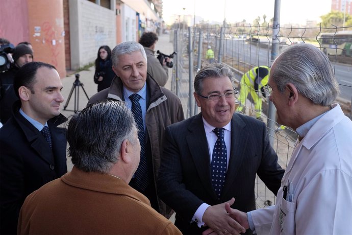 El alcalde de Sevilla, Juan Ignacio Zoido, visitando obras en Bellavista