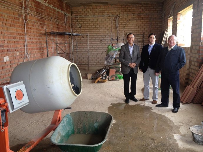 El presidente de la Diputación, Ignacio Caraballo, visita el Andévalo. 