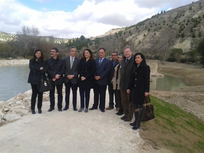 La delegada de Gobierno andaluza, Carmen Crespo, visita obra contra inundaciones