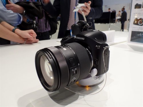 Samsung NX 30