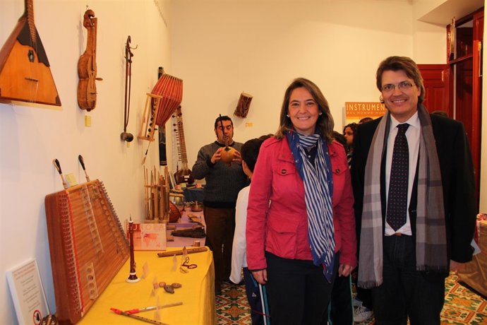 Visita a la exposición 'Instrumentos del mundo mundano'
