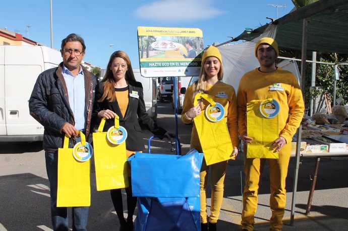El Ayuntamiento de Los Alcázares y Ecoembes llevan el reciclaje al mercado