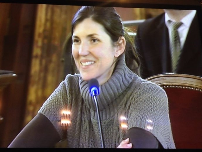 La técnico Begoña Campaña