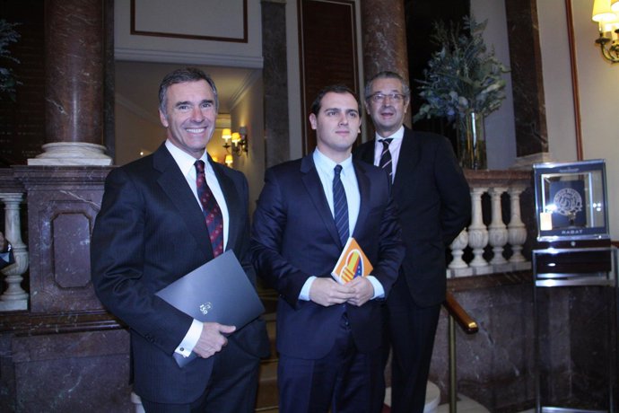 Foto Albert Rivera, Borja García Nieto Y Luis Conde Per Tema Que Enviaré
