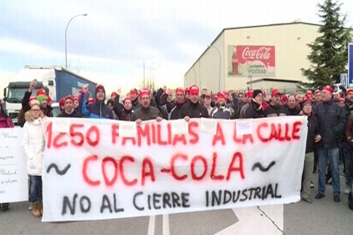 Trabajadores de la fábrica de Coca-Cola protestan por ERE