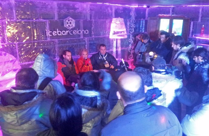 Encuentro de la FEDH con la prensa en el 'Ice Bar Barcelona'