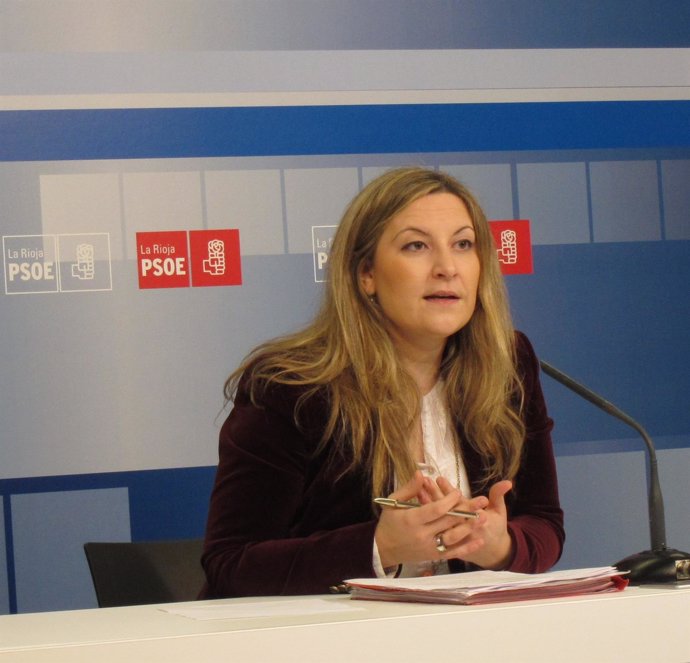 Emilia Fernández, en la rueda de prensa